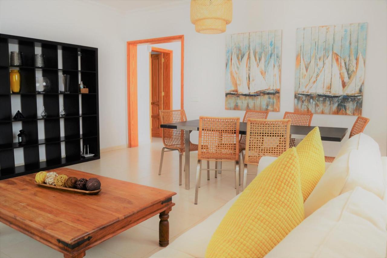 Grand Villa Famara Puerto Del Carmen ปูแอร์โตเดลคาร์เมน ภายนอก รูปภาพ