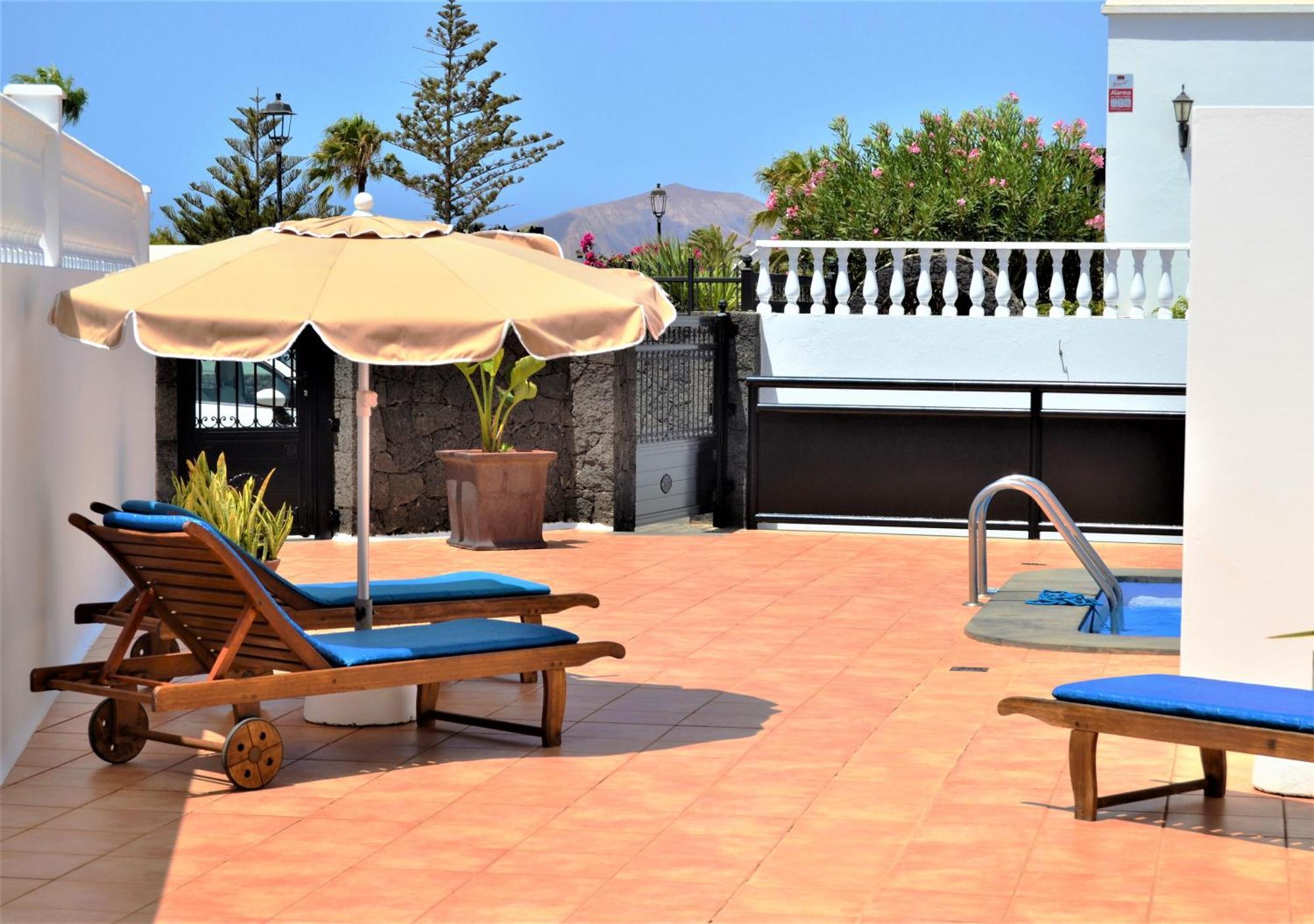Grand Villa Famara Puerto Del Carmen ปูแอร์โตเดลคาร์เมน ภายนอก รูปภาพ