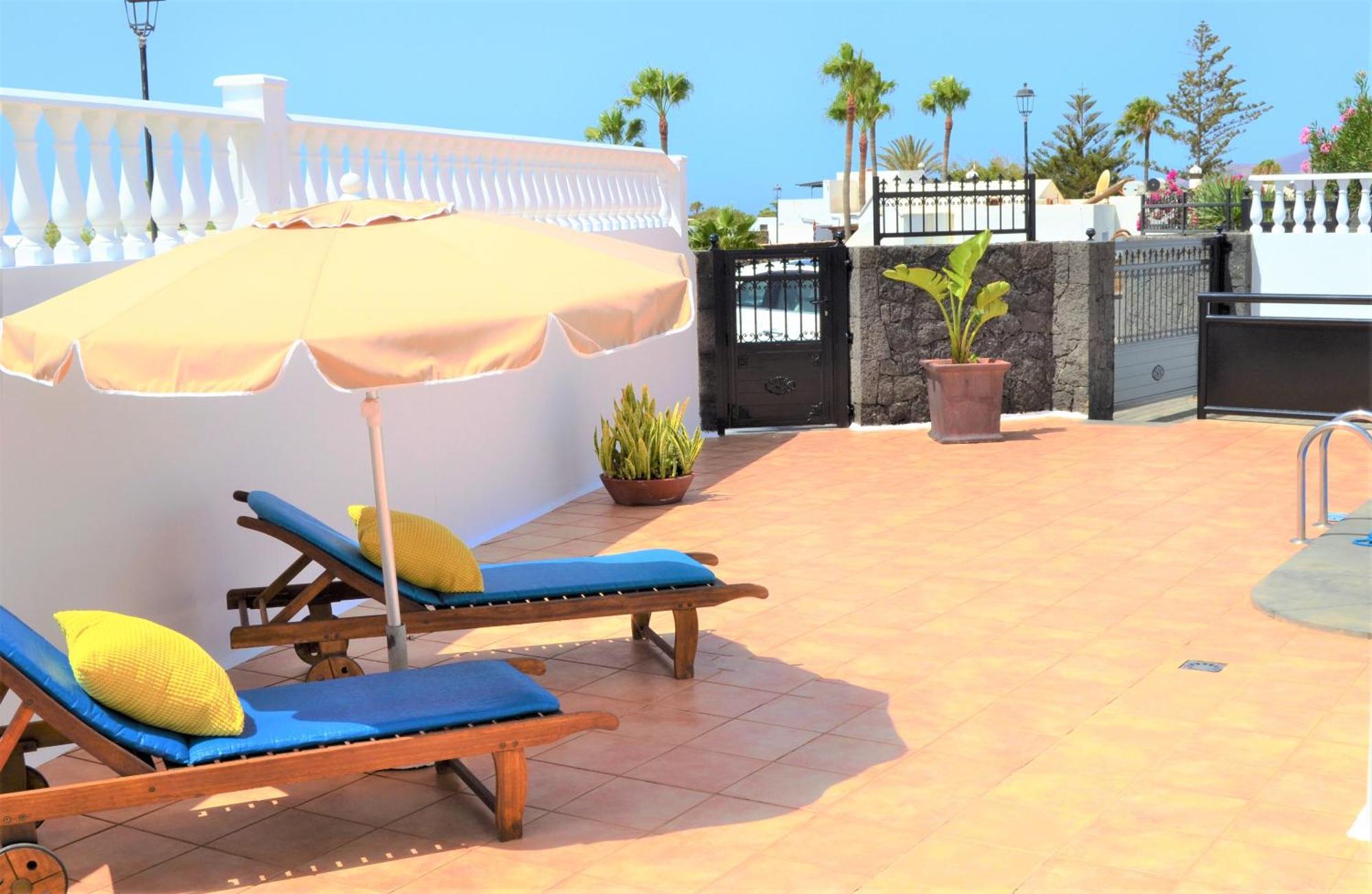 Grand Villa Famara Puerto Del Carmen ปูแอร์โตเดลคาร์เมน ภายนอก รูปภาพ